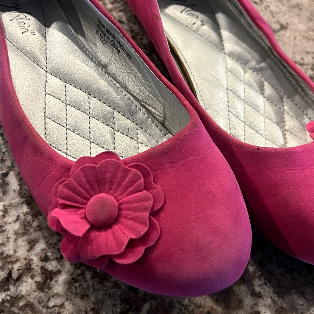 Tony Klen Pink Suede Flats with Floral Accent Size 8.5 - Picture 2 of 7